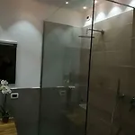 לינה וארוחת בוקר Salsedine